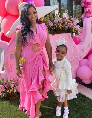 Reign Ryan Rushing with her mother Toya Johnson
